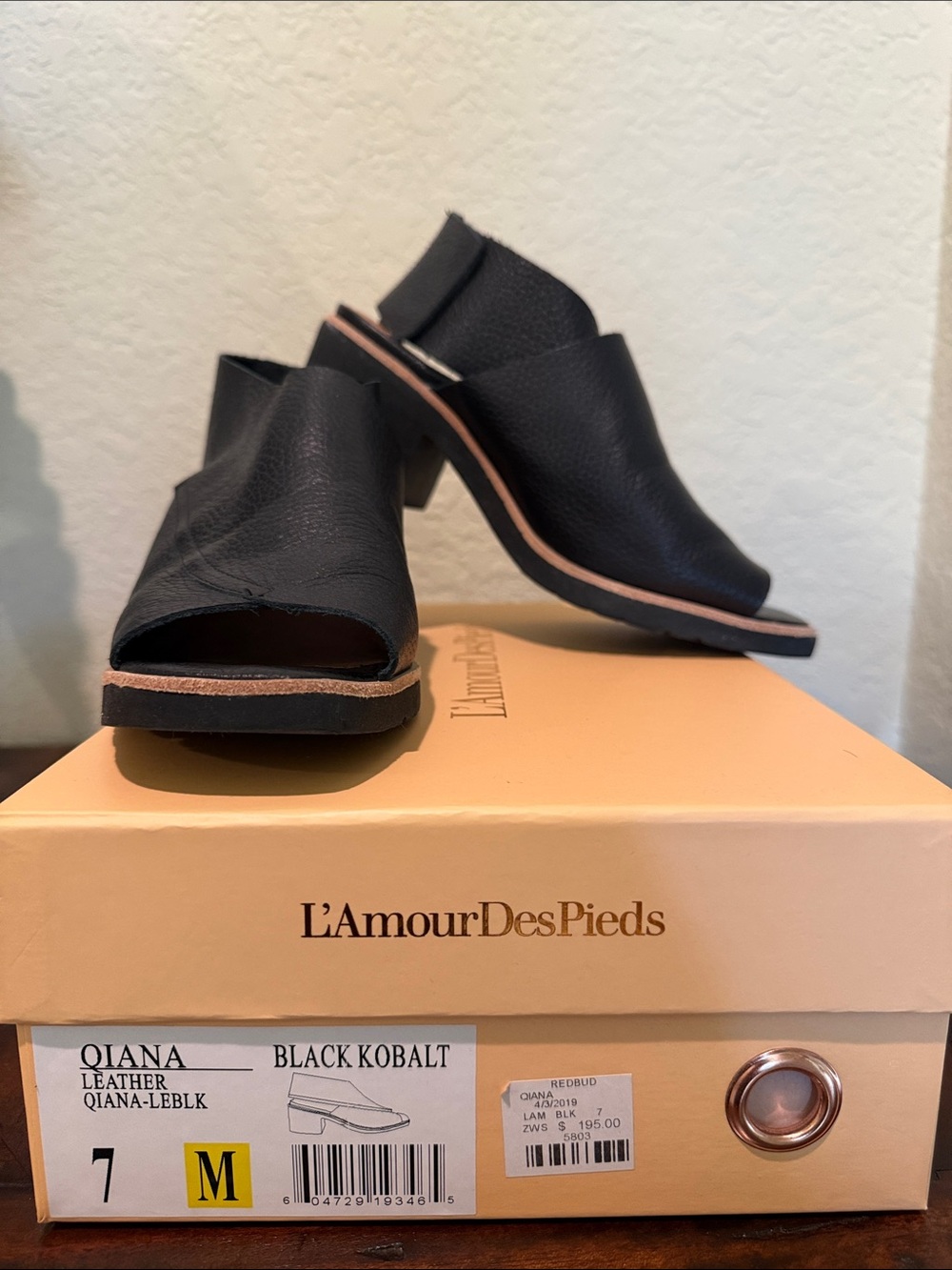 L’Amour Des Pieds Leather Slide Sandals Sz 7M